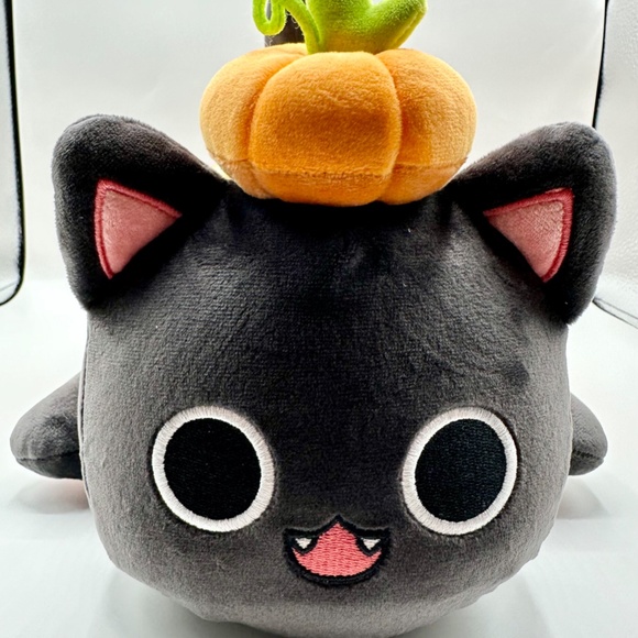 Aphmau Pumpkin Cat - Picture 2 of 6